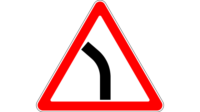 1.11.1, 1.11.2 «Опасный поворот».. Знак 1.11.2 опасный поворот. Знак опасный поворот налево. Дорожный знак поворот направо.
