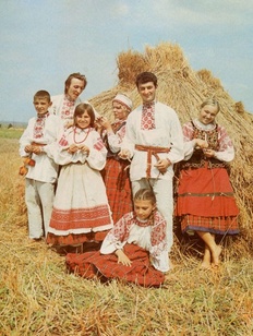 Час общения Белорусские традиции. Национальный белорусский костюм (2 класс)