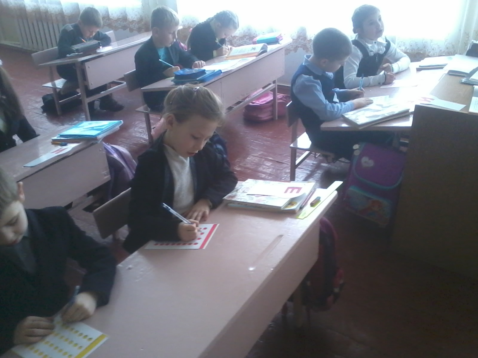 Статья Роль сигнальных карточек и перфокарт на уроках русского языка в начальных классах