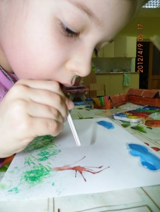 Стендовый материал: Художественно-эстетическое развитие детей дошкольного возраста. Использование нетрадиционных методик рисования.