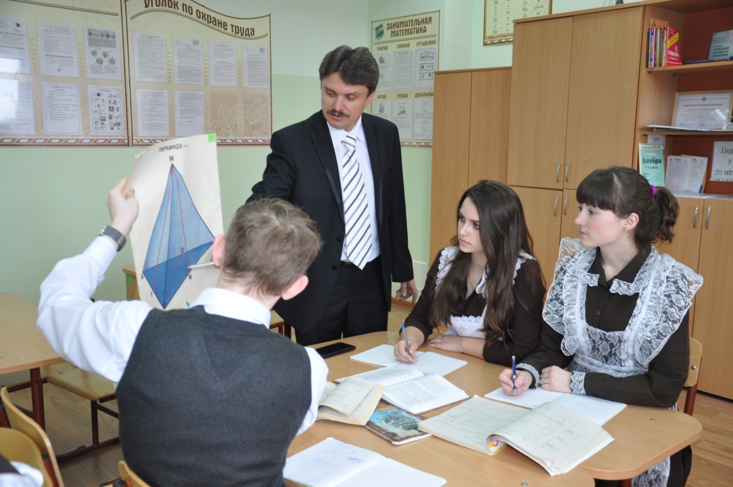 Проект Учителями славится Россия, приносят славу ей ученики (Чупахин А.В.)