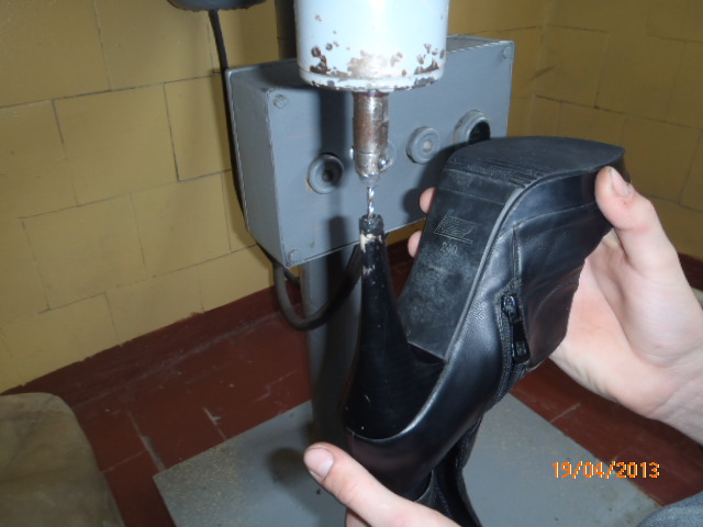 Разработка урока Замена набоек на тонком пластмассовом каблуке (10 класс)