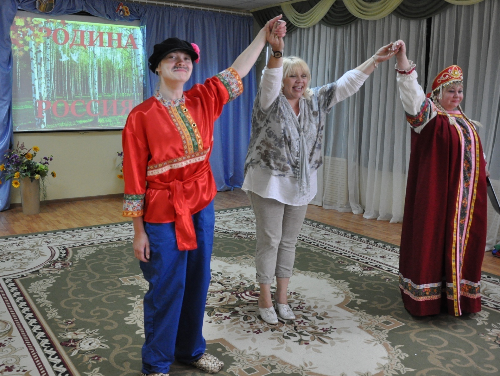 Тематический праздник День России модель взаимодействия музыкального руководителя с со специалистами МДОУ