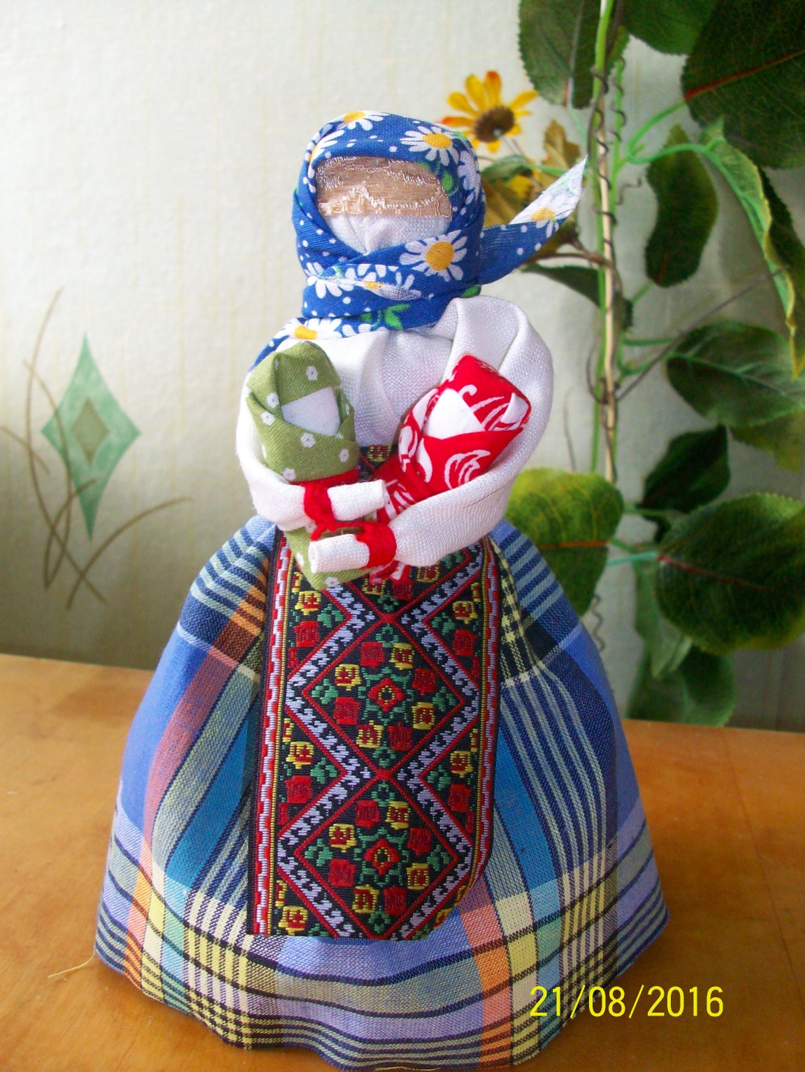 Приобщению детей дошкольного возраста к истокам русской национальной культуры «Обереговые куклы»