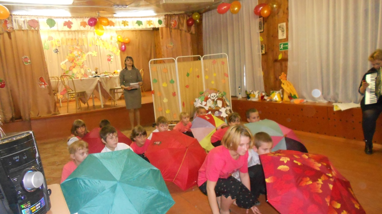 Фотоотчет праздника в школе Кафе Осенняя полянка
