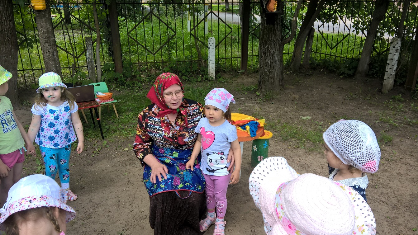 Методическая разработка развлечения для детей среднего дошкольног возраста В гости к бабушке Арине