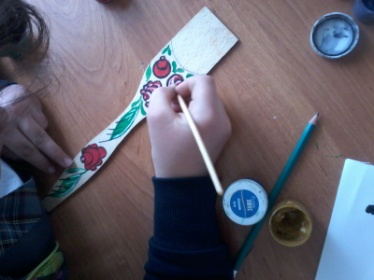 Творческий проект «Подарок маме. Кухонная лопатка в стиле городецкой росписи»