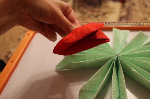 Мастер-класс по изготовлению цветка «Лотос» из бумажных салфеток.