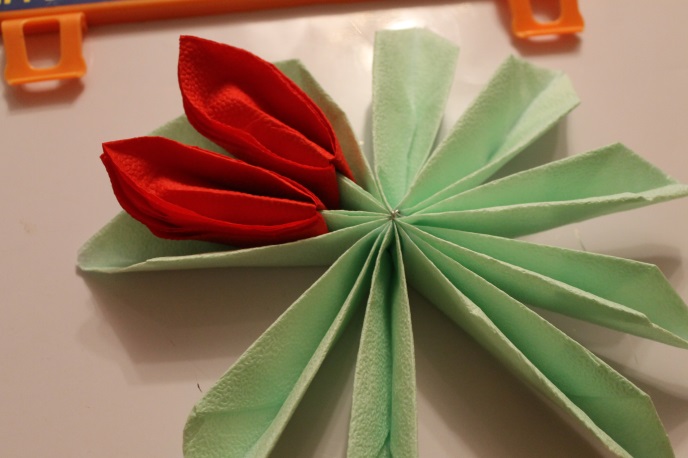 Мастер-класс по изготовлению цветка «Лотос» из бумажных салфеток.