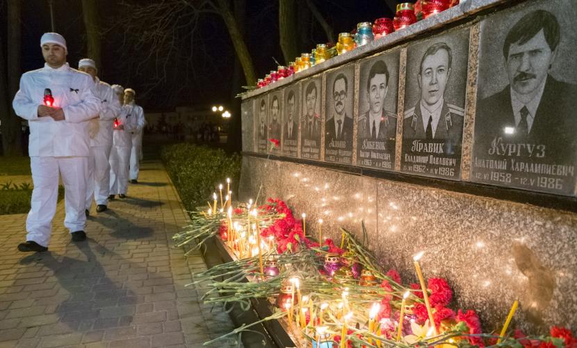 Классный час, посвящённый дню памяти жертв радиационных поражений «Колокола Чернобыля».